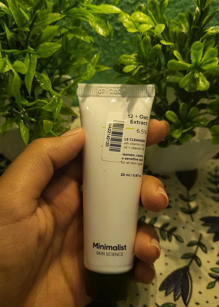Minimalist 12+ Oat Extract Cleanser