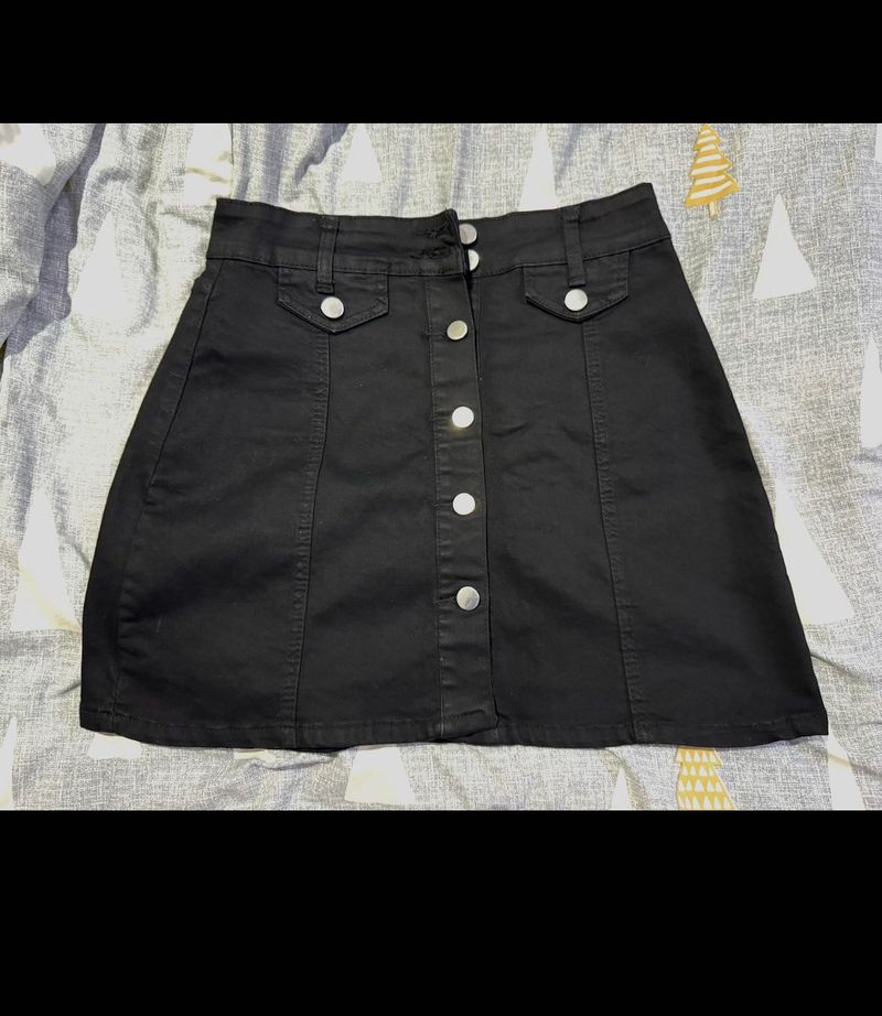 ⭐️sale⭐️ Black Button-Front Skirt ( skort)