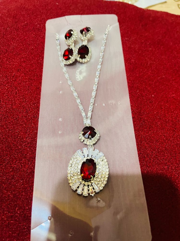 Branded Designer Set New With Tag ❤️😍