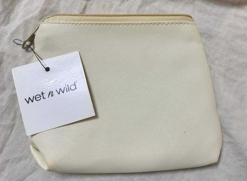 Wet n Wild Makeup Pouch