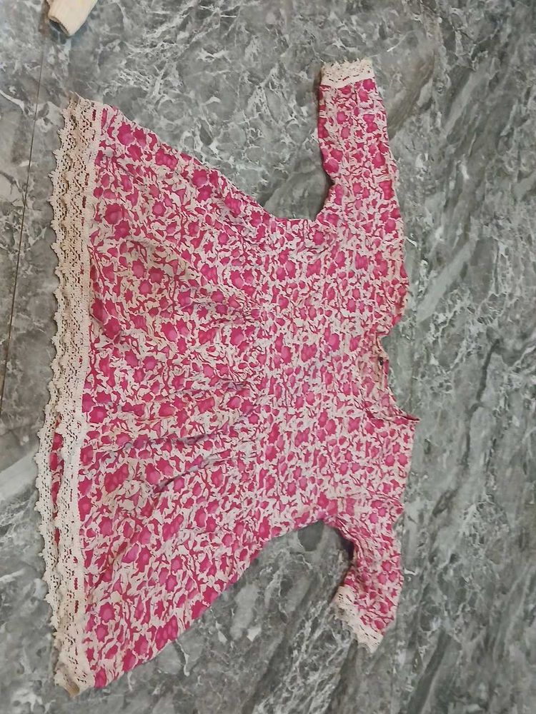 💗💗a cutie Floral short kurti💗💗