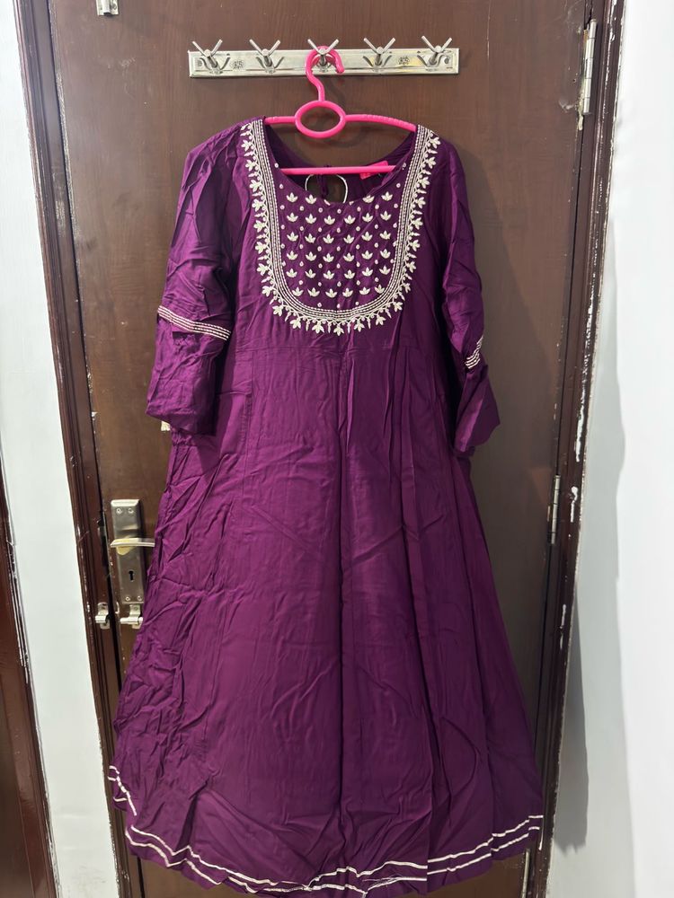 Elegant Purple Embroidered Kurta