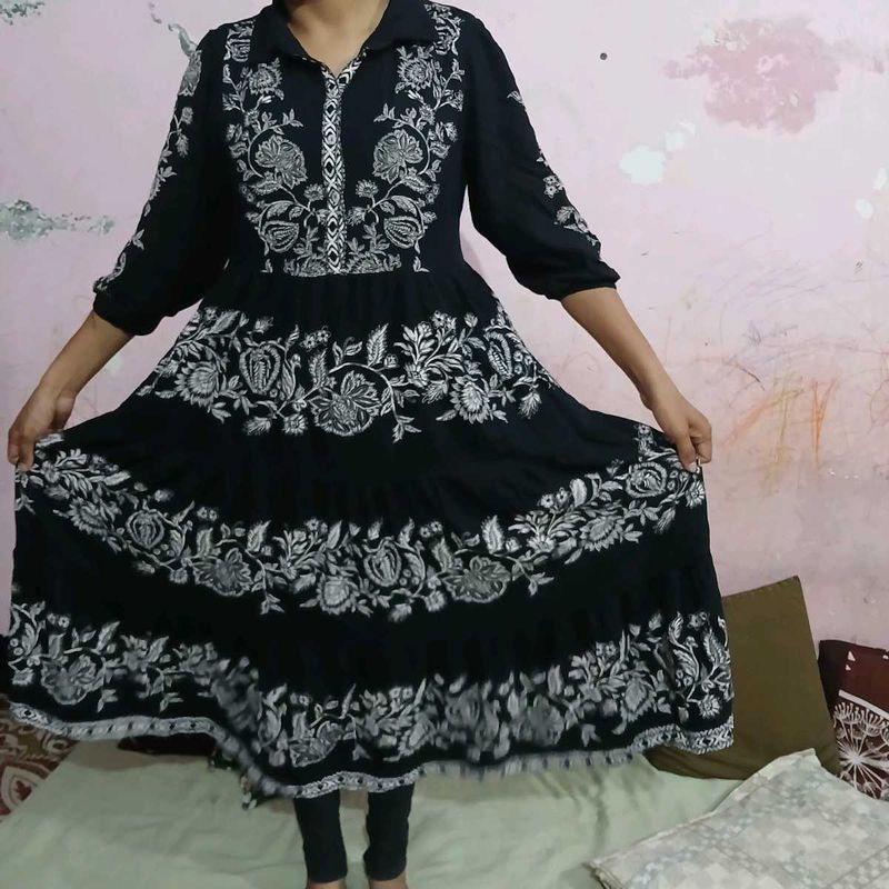Black Embroidered Anarkali Kurta