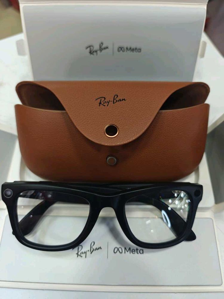 Ray-Ban x Meta Smart Glasses