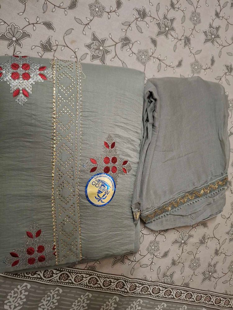 Unstitched Grey Kurta Set with Intricate Embroider