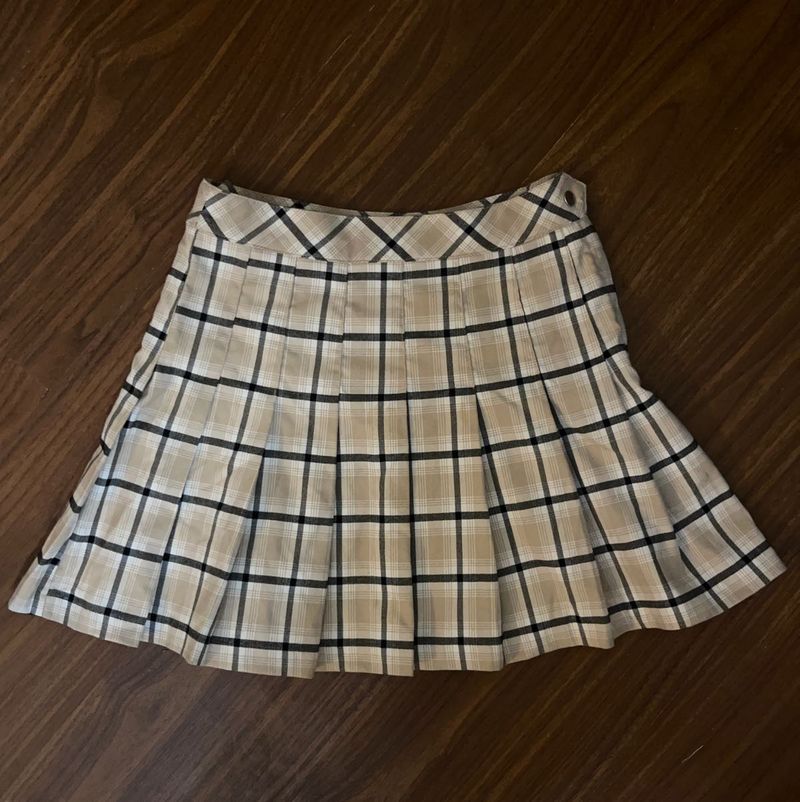 H&amp;M Beige Plaid Pleated Mini Skirt