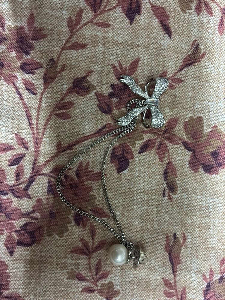 Sparkling Bow Pendant brooch with Pearl