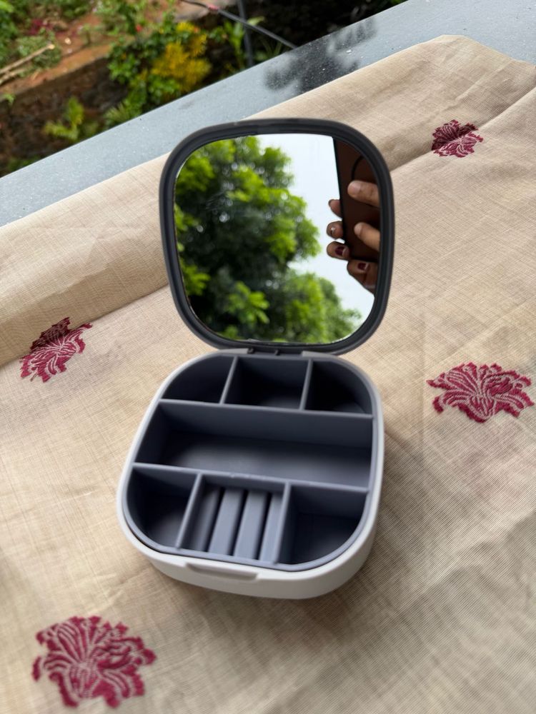 Jewellery Box with mirror