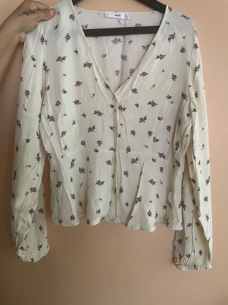 Chic Floral Print Button-Up top