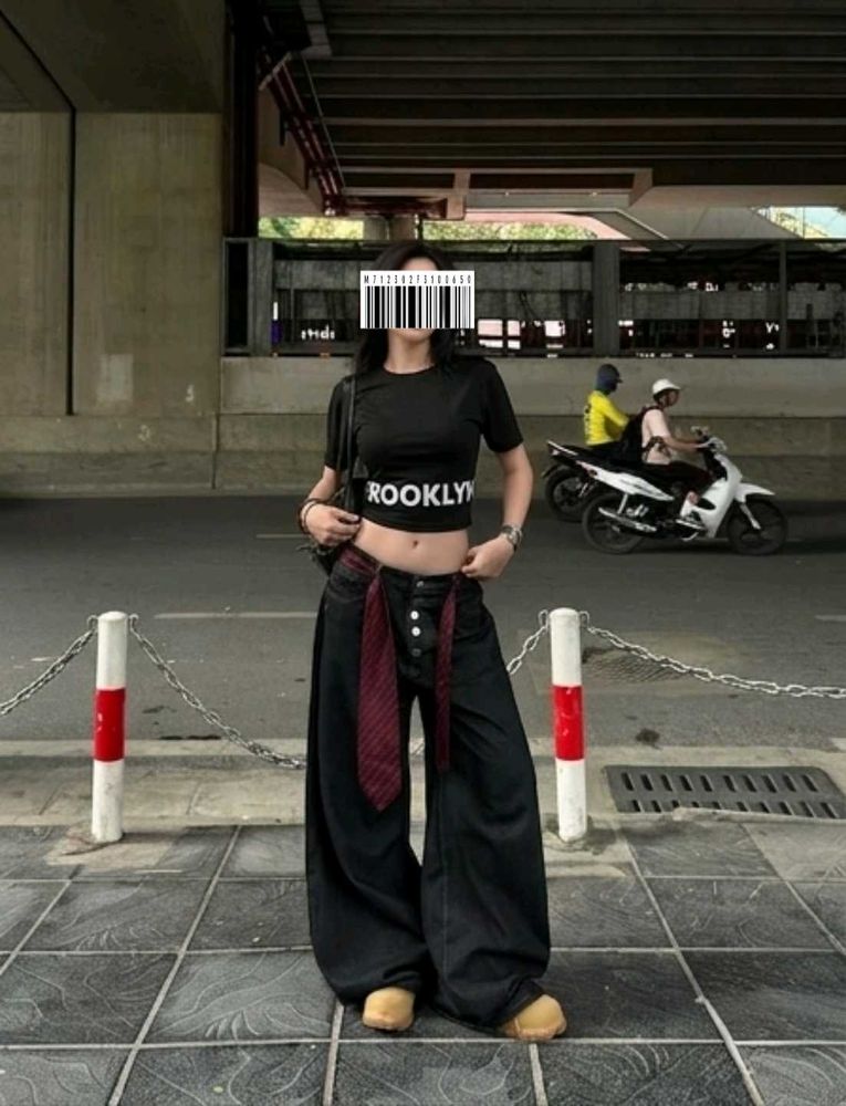 Black Brooklyn Graphic Crop Top