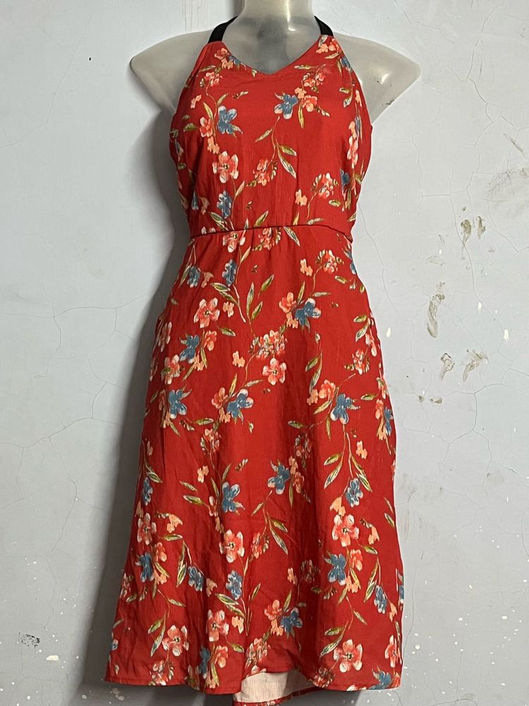 Pintresty Floral Halter Neck Midi Dress