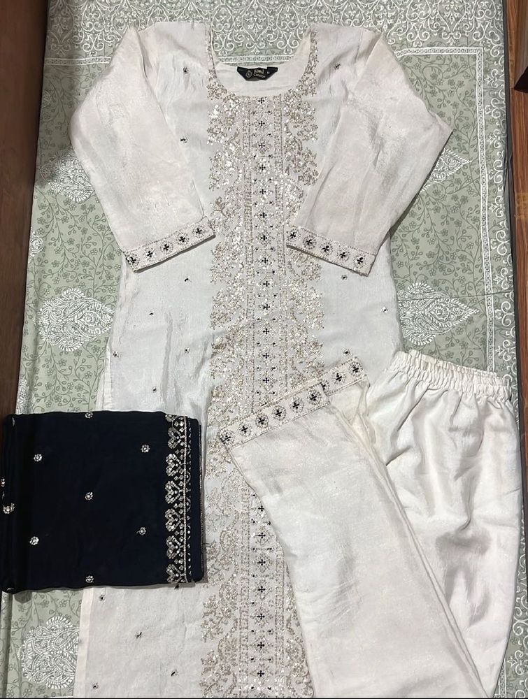 Elegant Embroidered Kurta Set with Dupatta