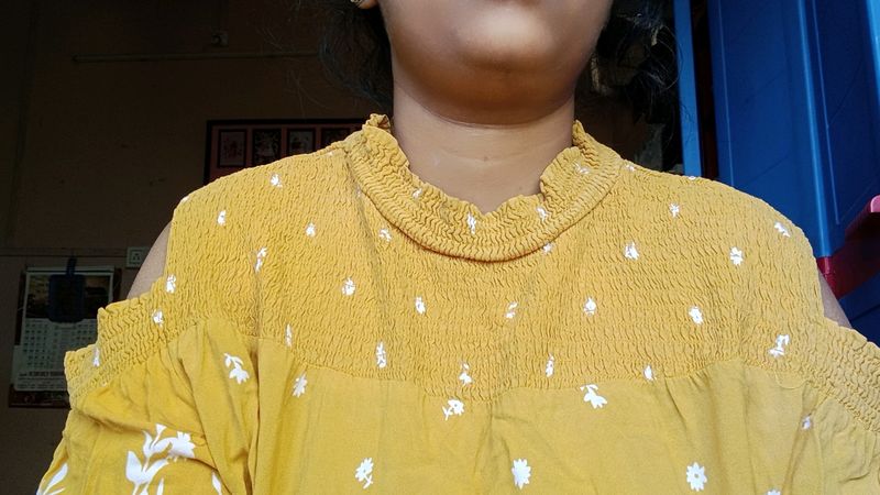 2XL YELLOW TOP Black is 3XL