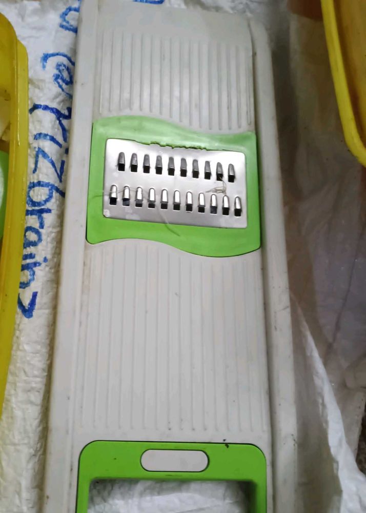Used Veg n Cheese Gratter (2)