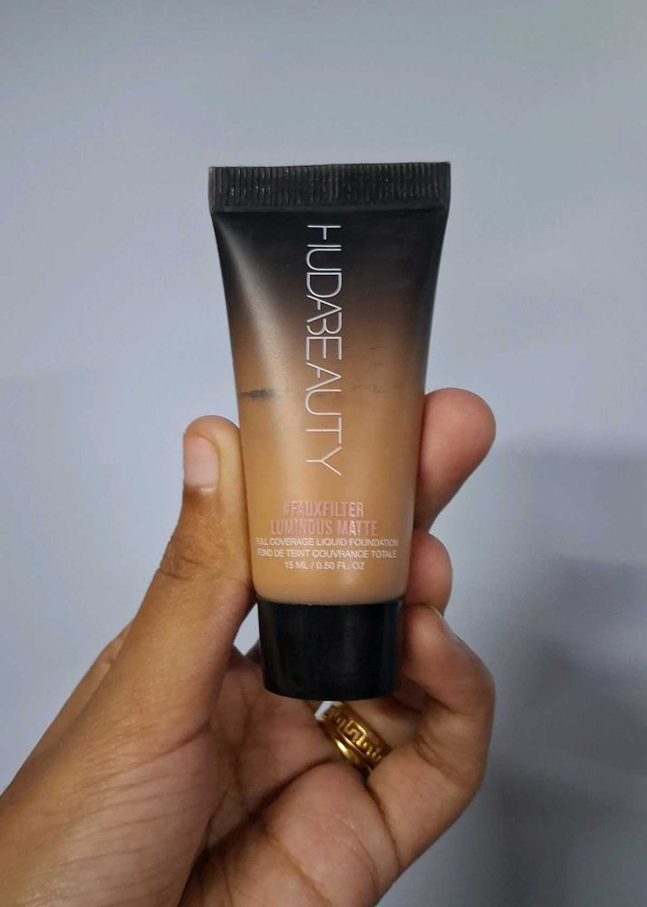 Huda Beauty FauxFilter Matte Foundation