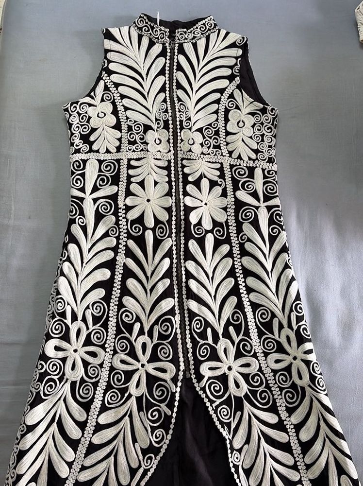 Embroidered Black &amp; White Ethnic Gown