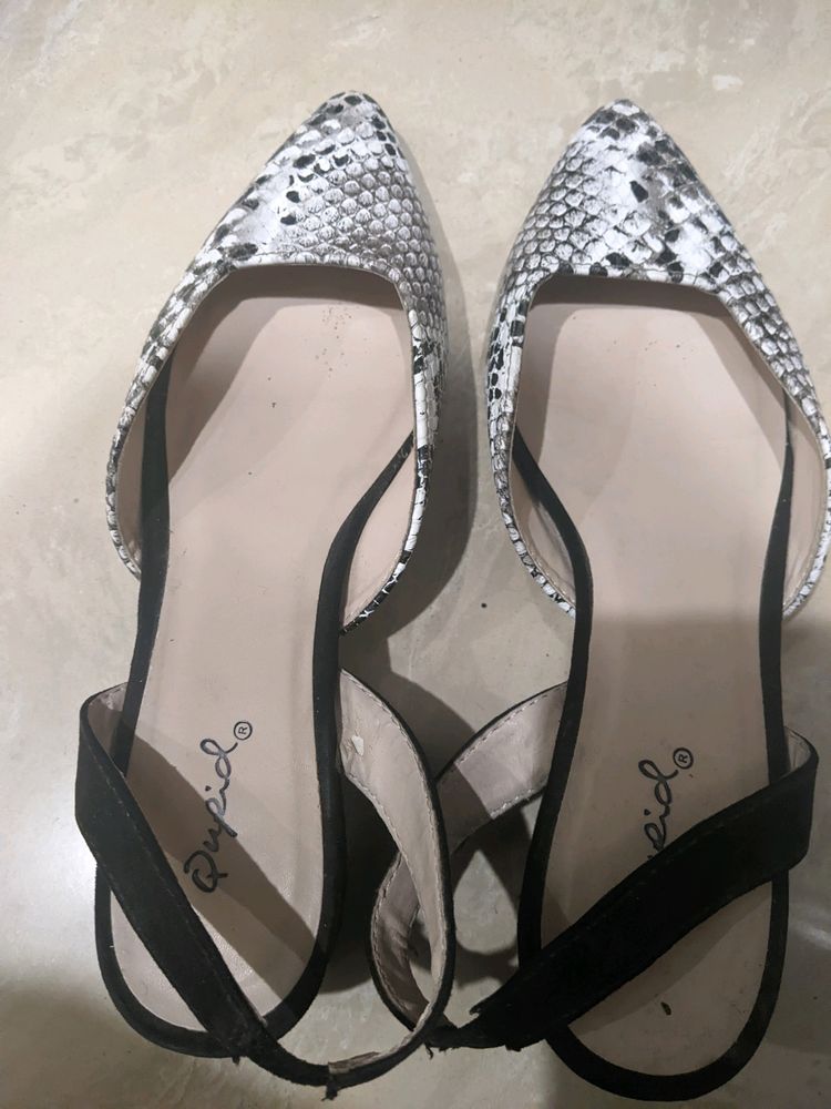 Very Good Condition Sandals