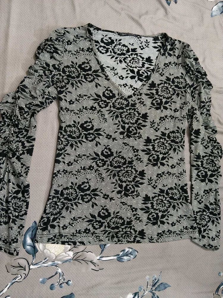 Floral Mesh V-Neck Top