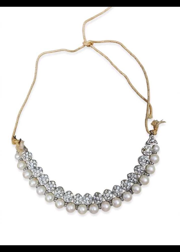 Elegant Pearl &amp; Crystal Necklace