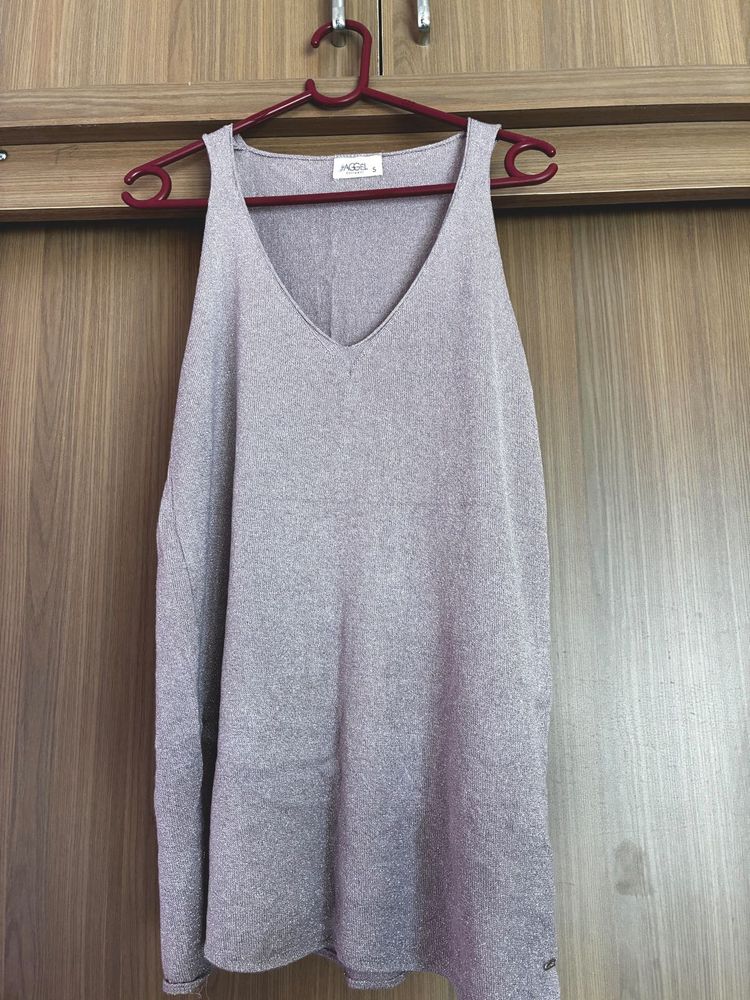 shimmeryV-Neck Top