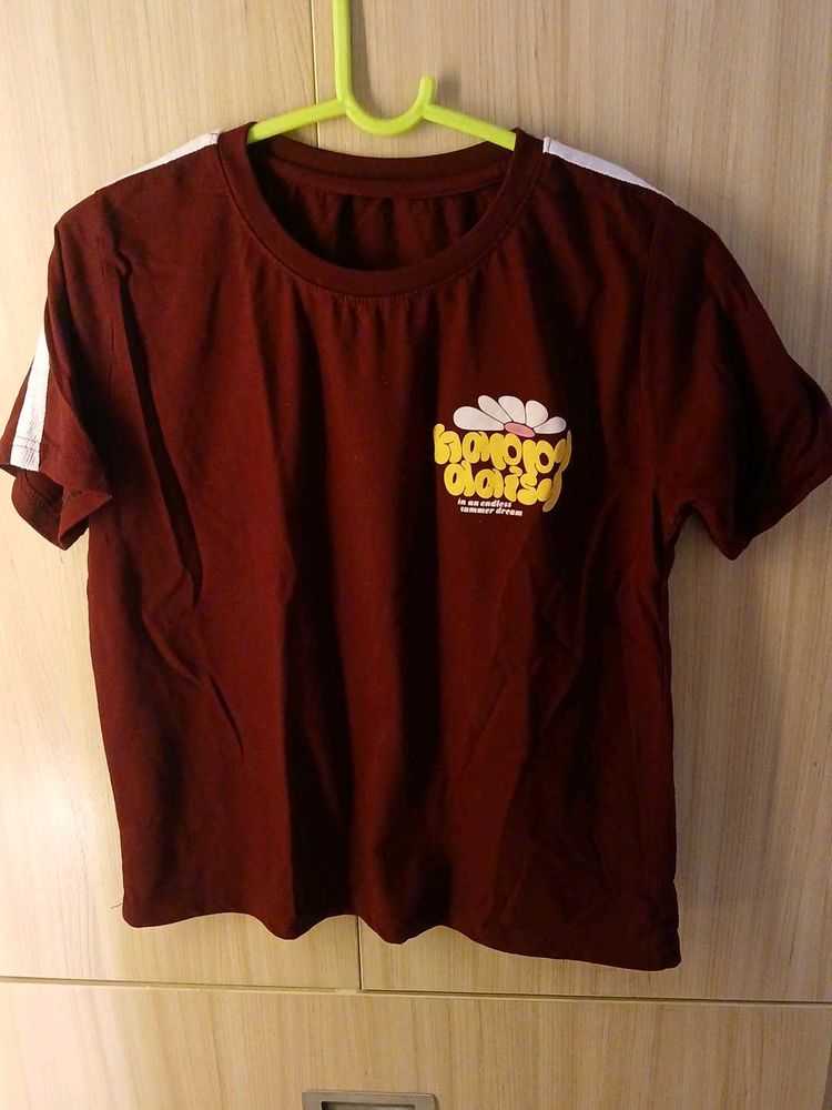 Maroon T-shirt with "Happy Days" Graphic
