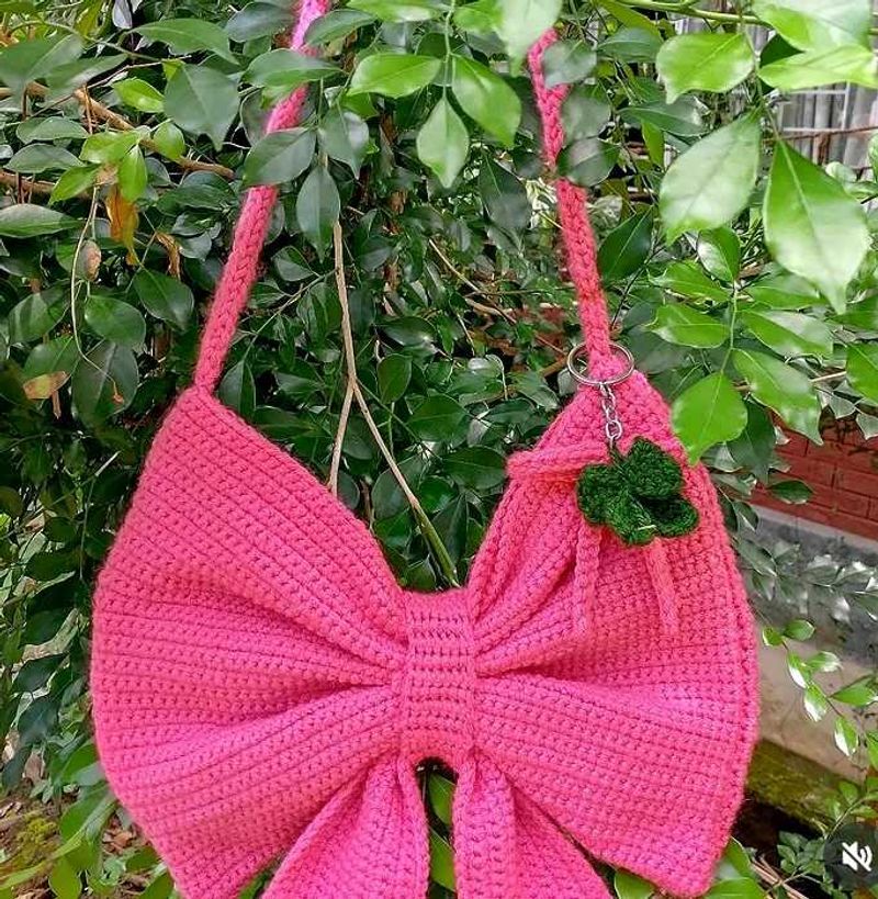 Chunky Crochet Bow Handbag