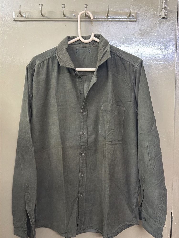 Men's Green Long Sleeve Button-Up Shirt