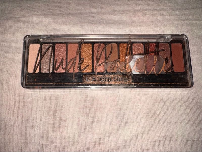 L.A. Colors Eyeshadow Palette