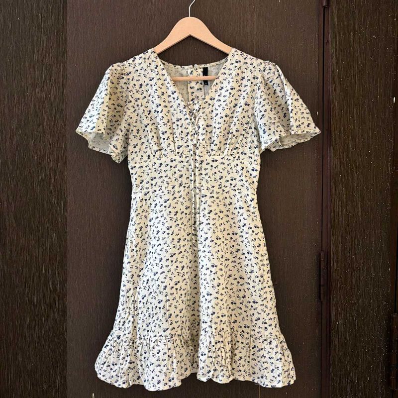 Chic White Floral Print Mini Dress