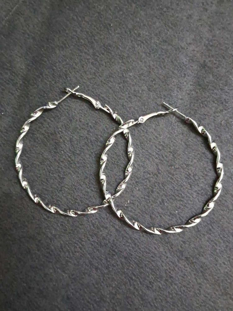 Stylish Twisted Hoop Earrings