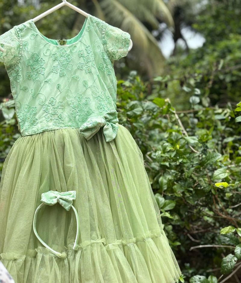 Beautiful Green Gown with Headband
