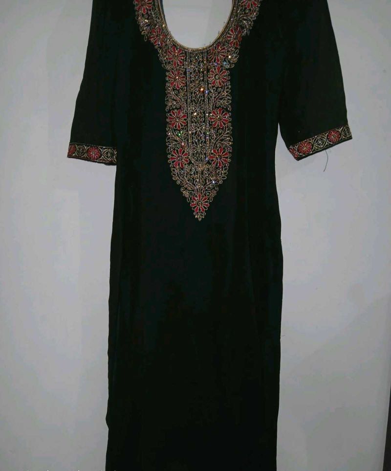 Elegant Embroidered Kurta