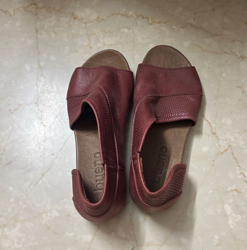 Bueno Red Leather Sandals