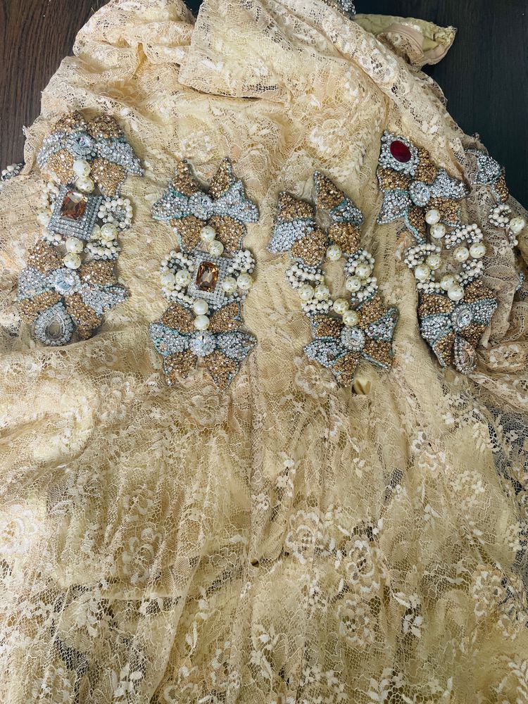 Designer, Choli