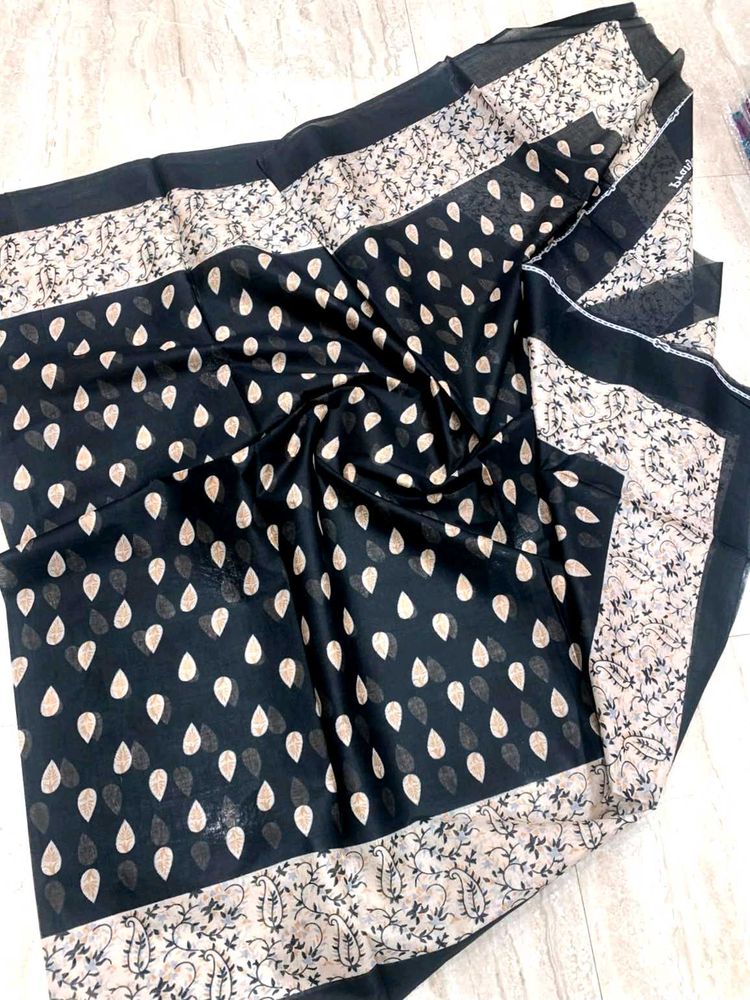 Elegant Black dupatta with Beige Print