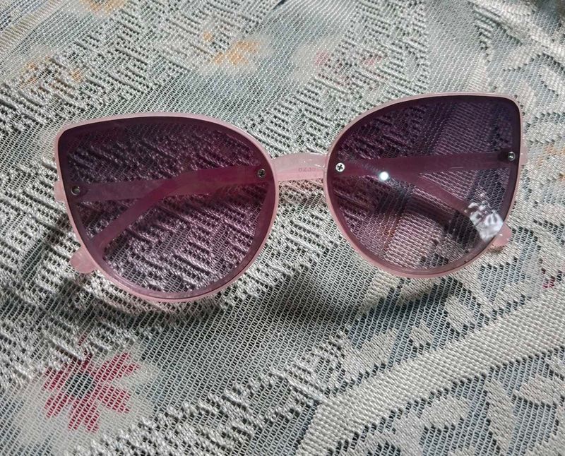 Stylish Pink Cat-Eye Sunglasses