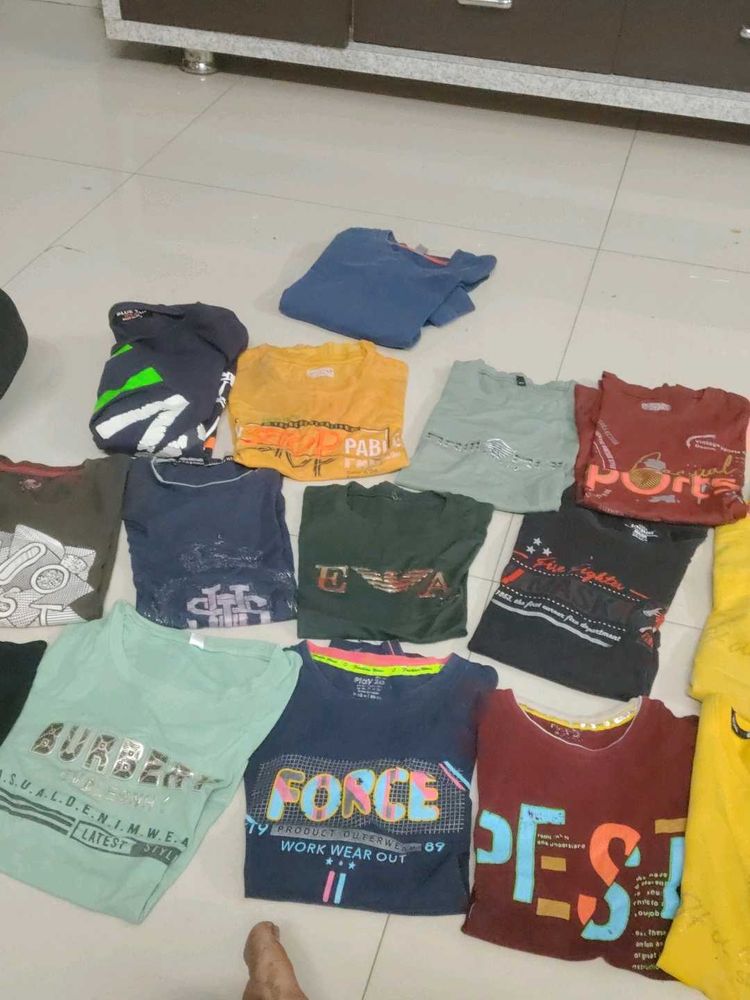 30 per piece Bundle ofs Graphic T-Shirts