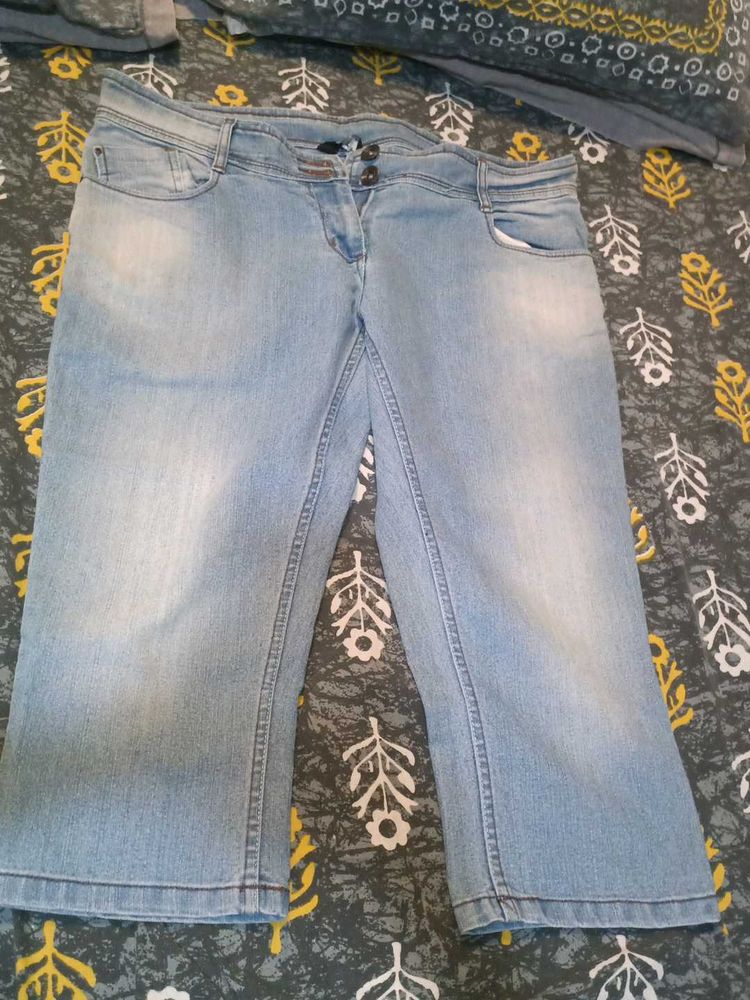 Light Wash Denim Capris