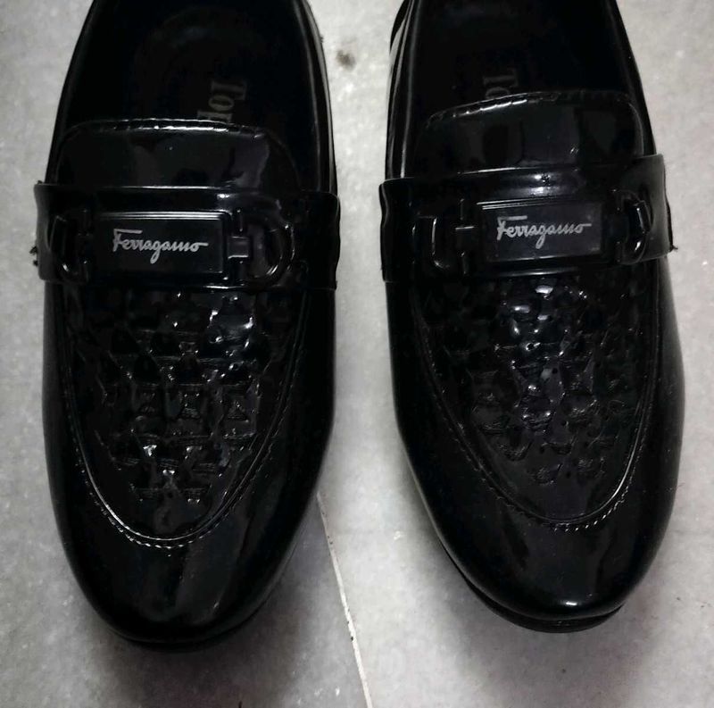 Ferragamo Black Loafers