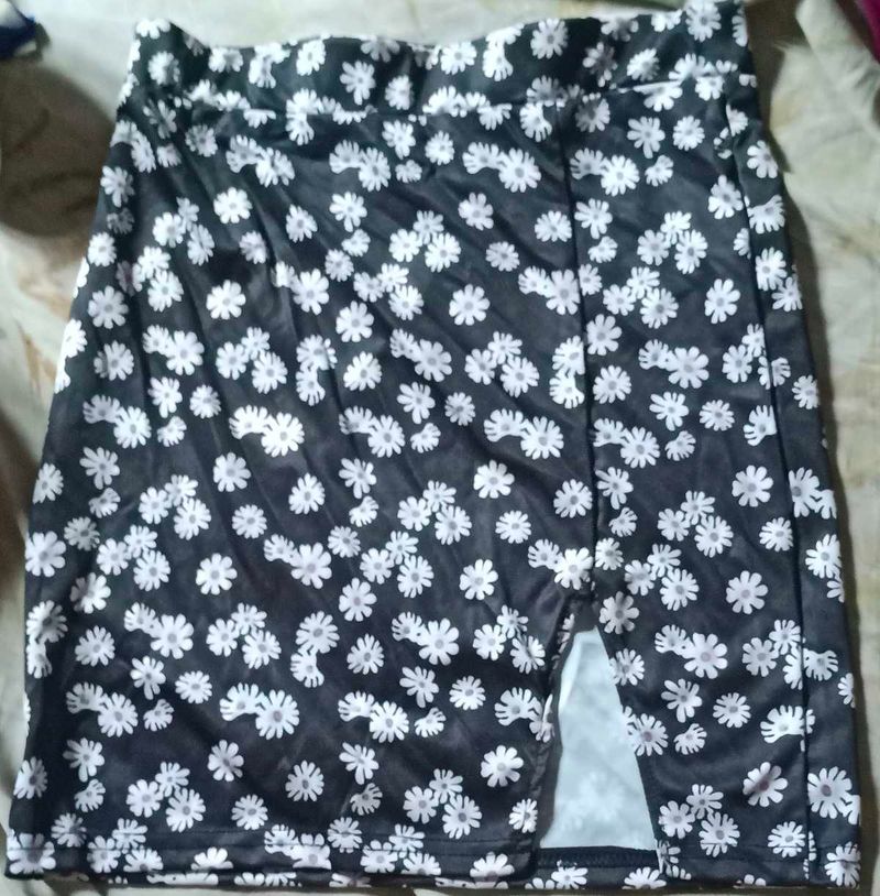 Cute Daisy Print Mini Skirt