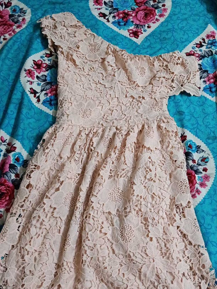 One Hand Light Pink Lacy Dress