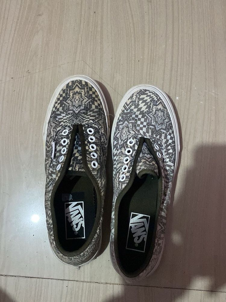 Vans Sneakers - Unique Pattern