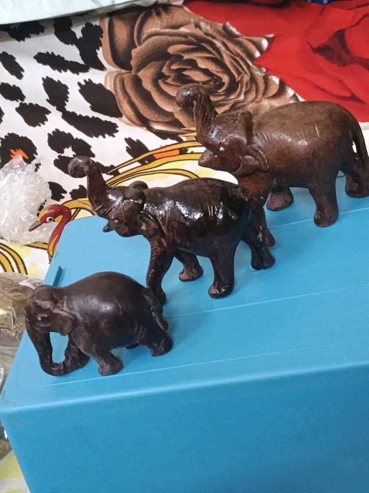 Wooden Elephant Figurines (Set of 3)