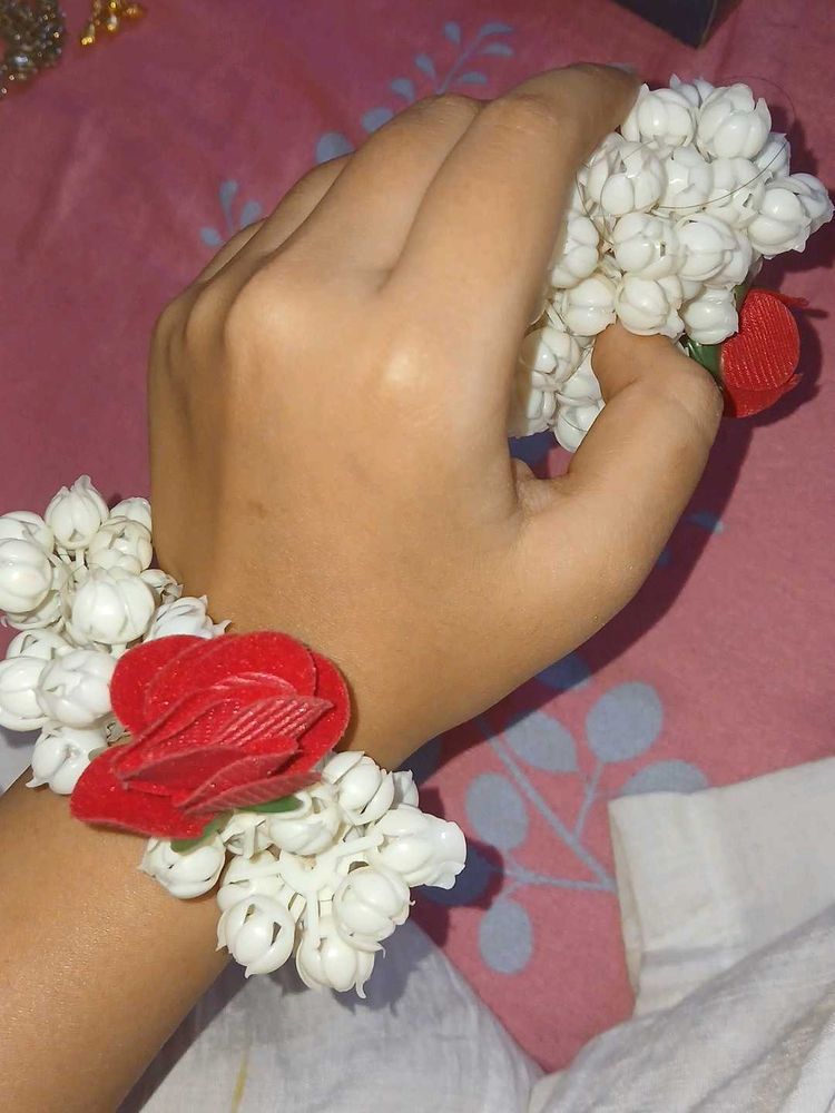 Floral Gajra Bracelet
