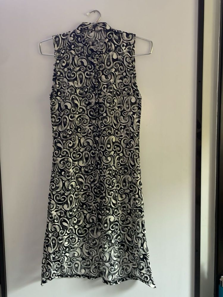Vintage Paisley Sleeveless Shrug