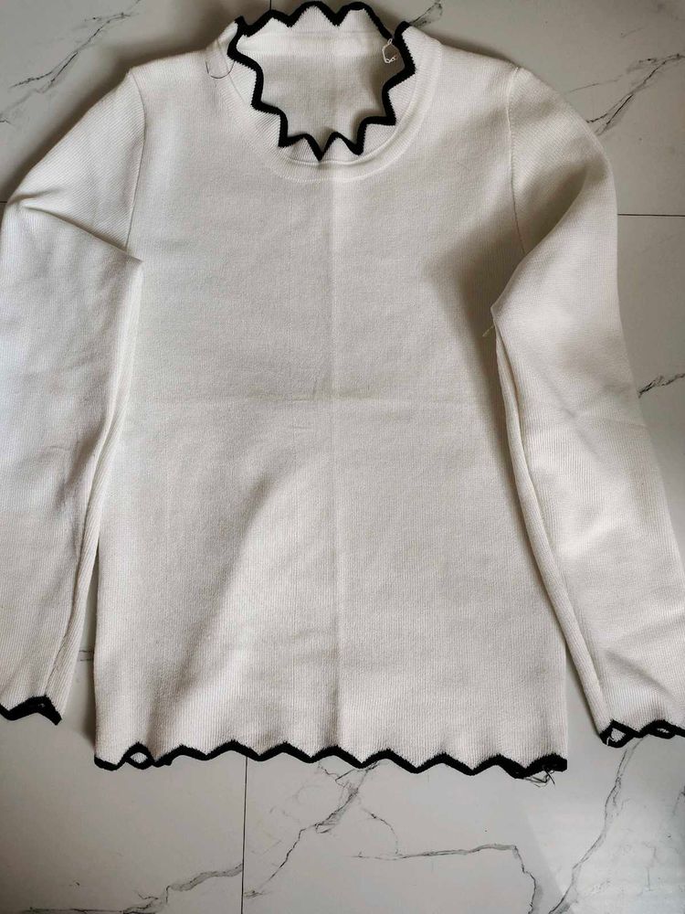 White Scalloped Trim Knit sweater