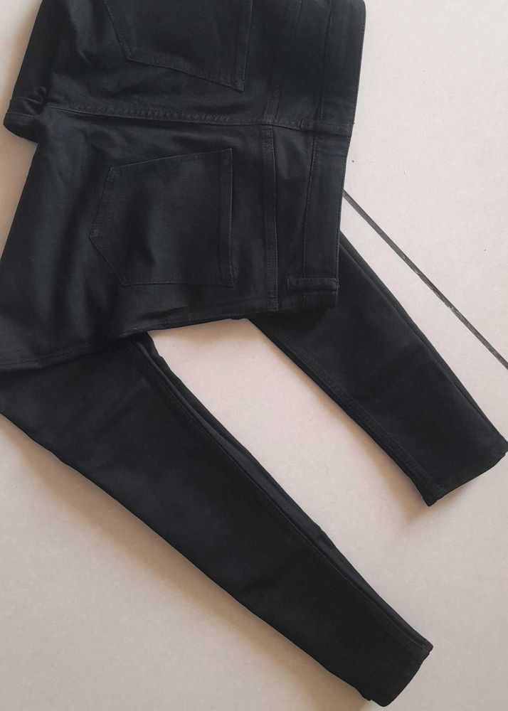 Black Skinny Jeans