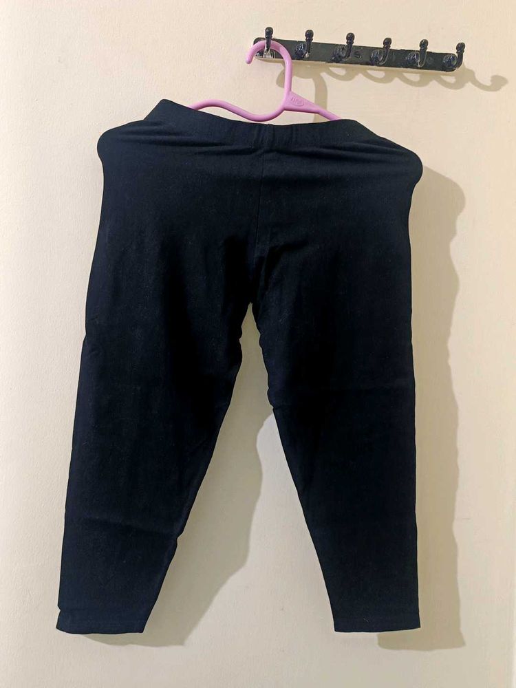 Comfortable Black One third size Leggings