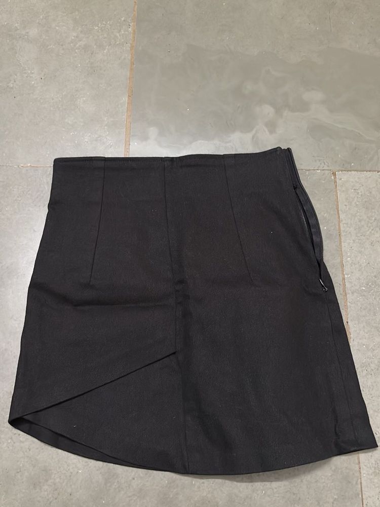 Chic Black Mini Skirt