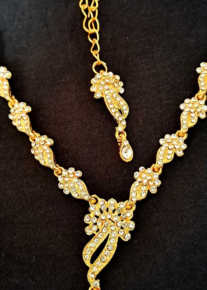🤩Gold Tone Crystal Jewellery Set